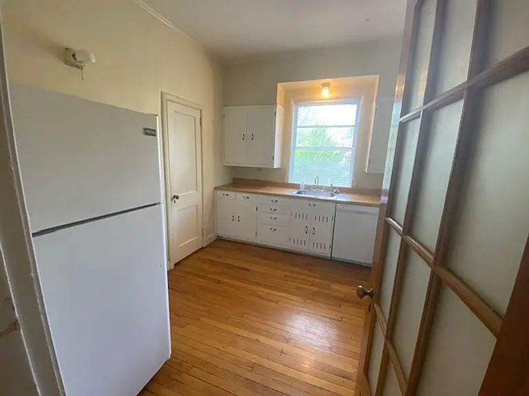 127 S Harden Street — Photo 15