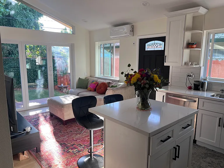 1629 Martin Ave — Photo 7