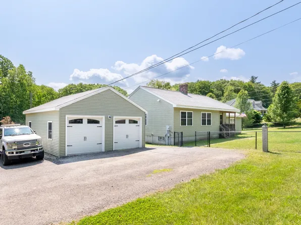 35 Nottingham Road, Raymond, NH 03077