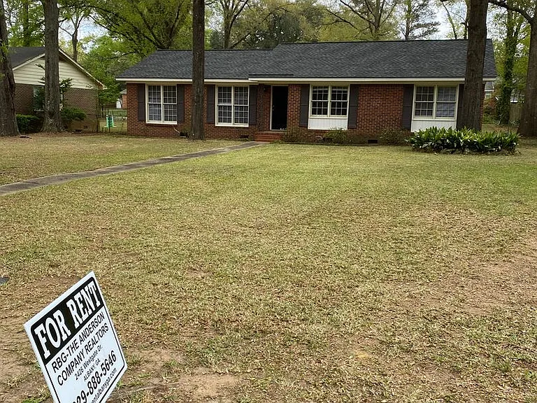 2018 Acker Dr — Photo 1