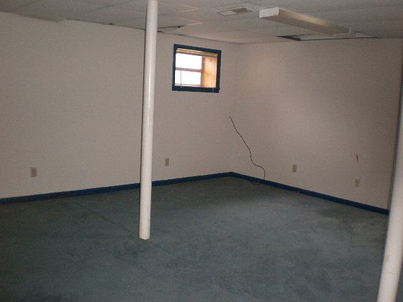 3rd image of 609 Roark St
