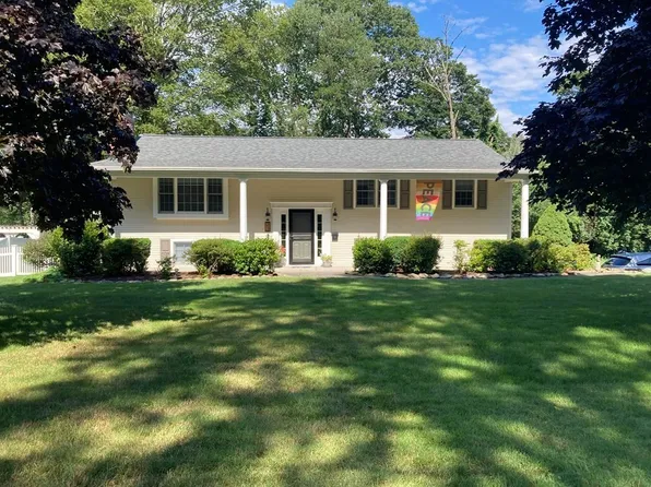 23 Eastview Rd, Hopkinton, MA 01748