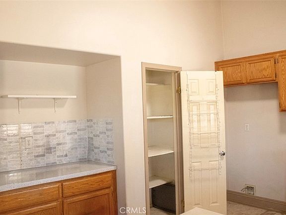 3rd image of 124 Old Drovers Ln