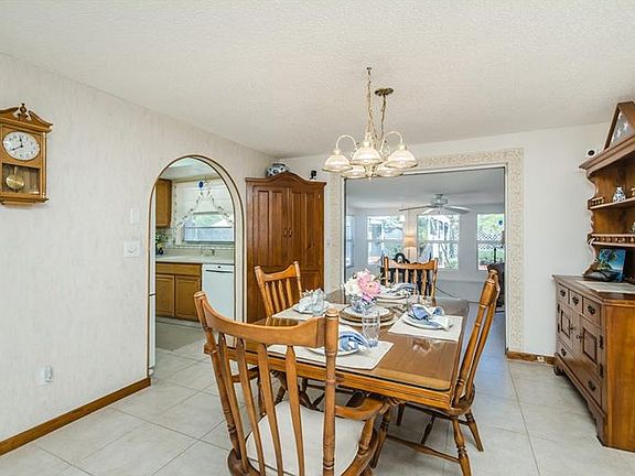 4th image of 9005 Hickory Cir