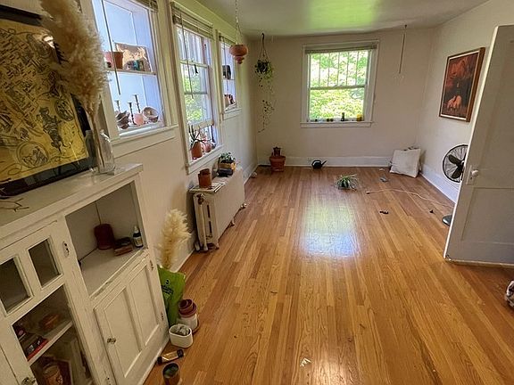 2nd image of 1030 Pearl St APT 7