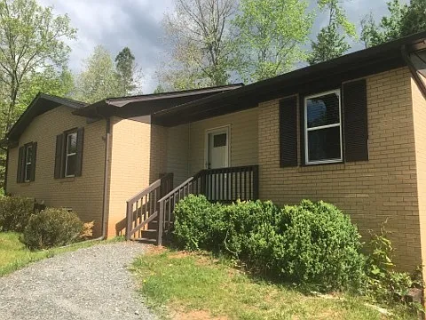 2860 Maple Creek Rd — Photo 3