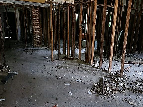 4th image of 2506 E Washington Ave
