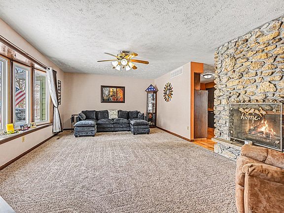 3rd image of 10070 Thornapple Lake Rd