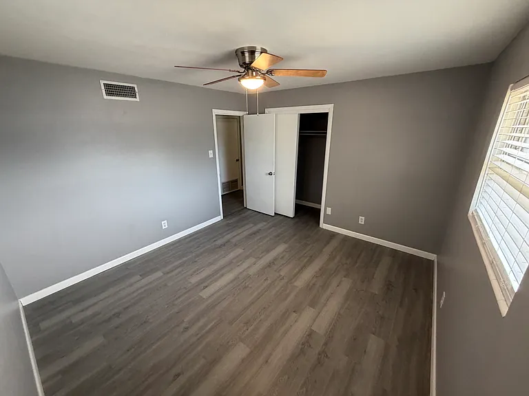 609 S Plains Park Dr — Photo 3