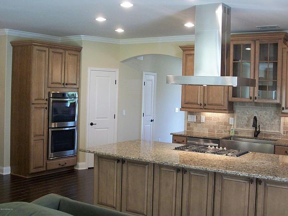 4th image of 3295 Shinnecock Ln
