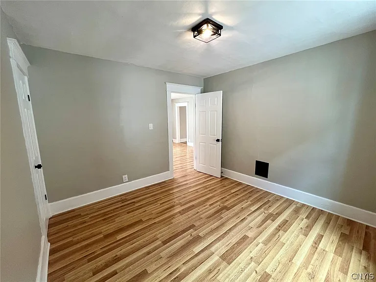 101 Lowell Ave #101 — Photo 12