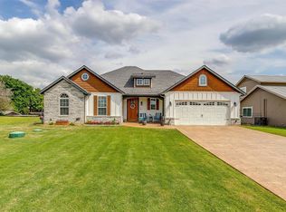 413 Sky Harbour Ct, Granbury, TX 76049
