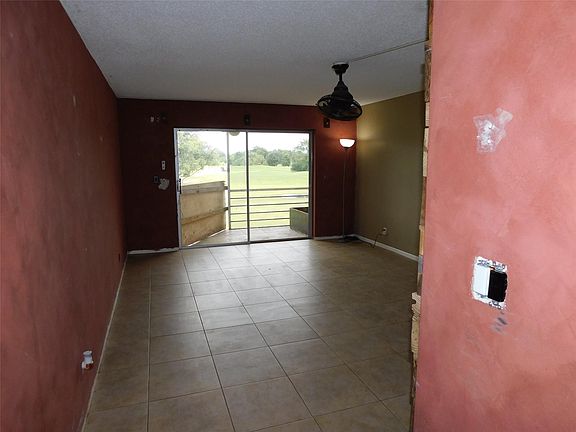 4th image of 5100 SW 90th Avenue #205