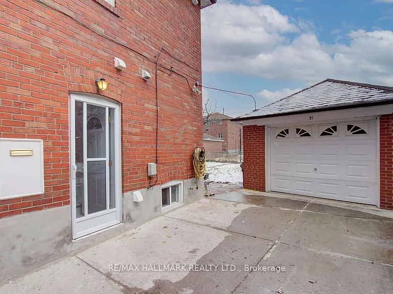 51 Stamford Sq S #BASEMENT — Photo 3