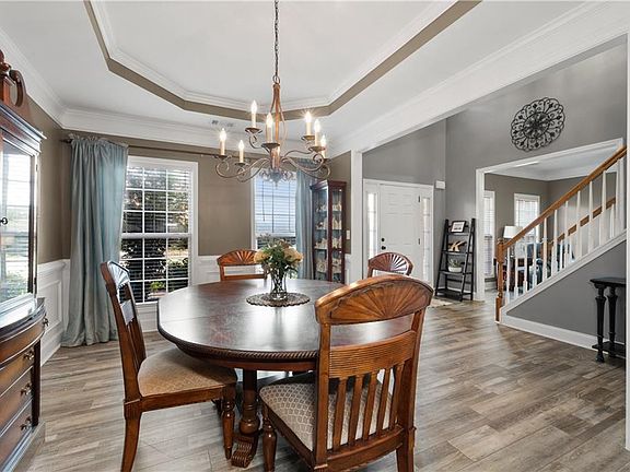 5th image of 4207 Reynolds Pl