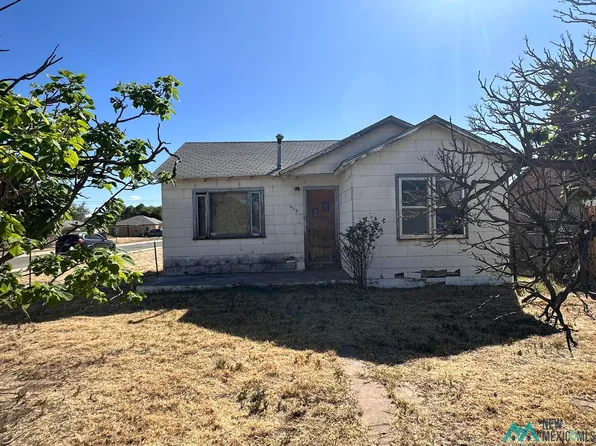 612 S Elgin Ave, Portales, NM 88130