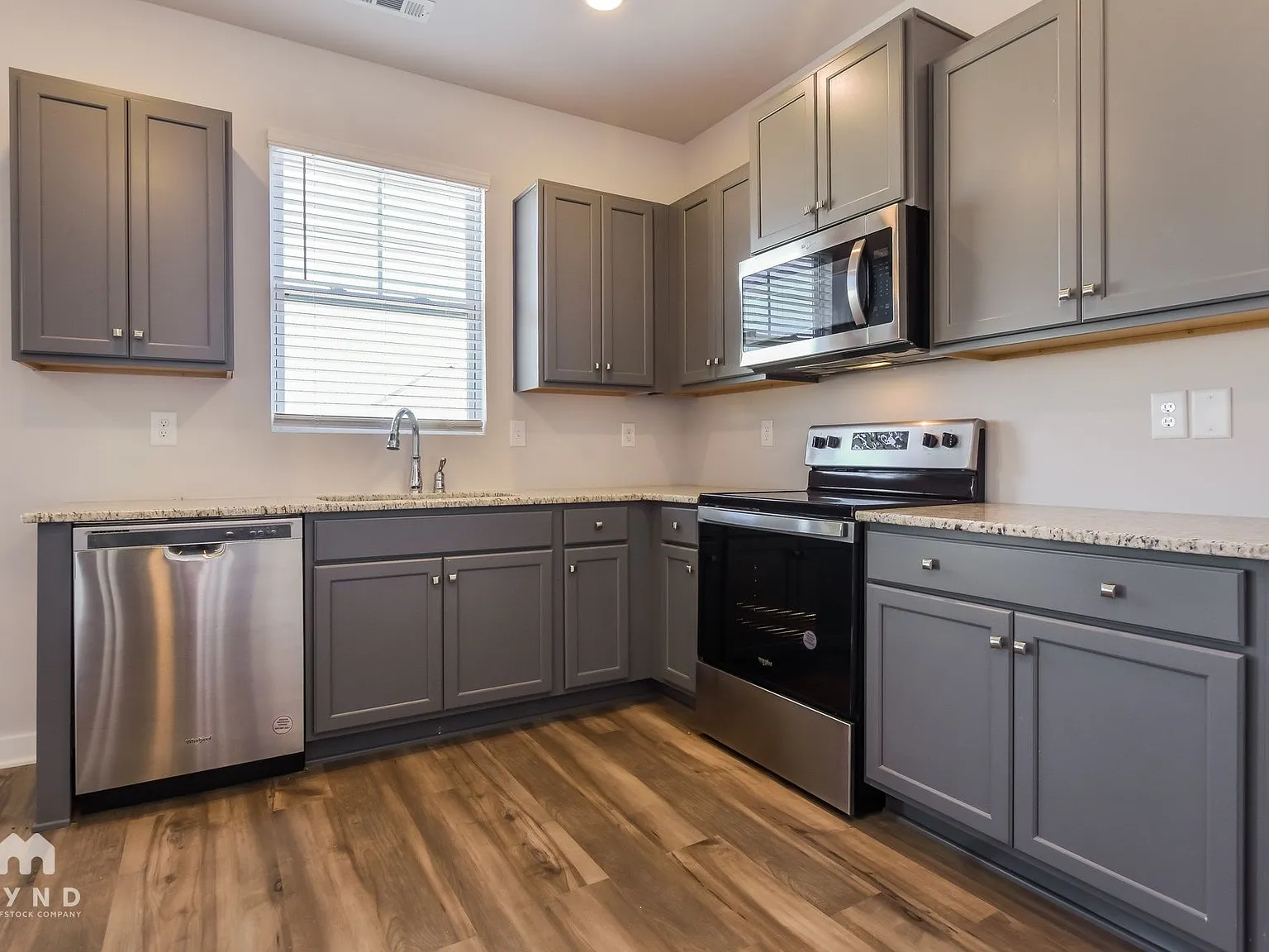 4 bed, 2.5 bath, 2091 sqft, $1,979 — Photo 4