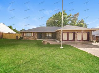 3301 N Glenvalley Dr, Midwest City, OK 73110