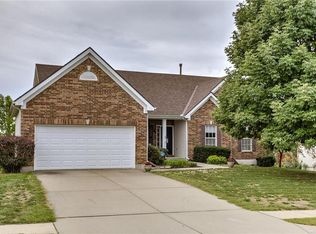 1029 Maple Woods Dr, Liberty, MO 64068