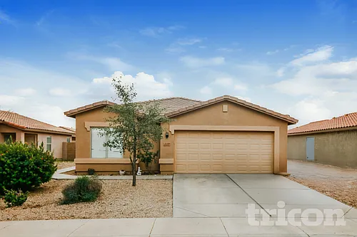 42309 W Desert Fairways Dr Photo 1