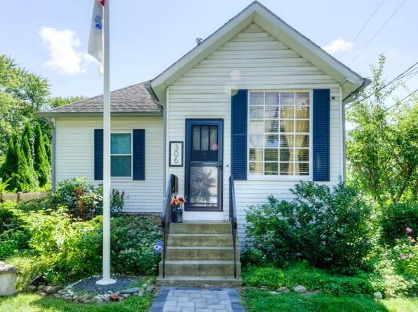 306 Whalom Rd, Lunenburg, MA 01462