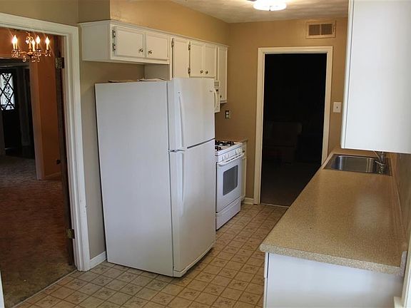 3rd image of 5238 Craigmont Dr