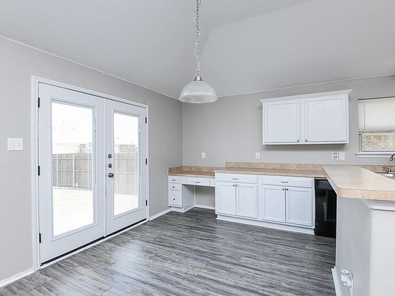 5th image of 2116 Stonewood Dr