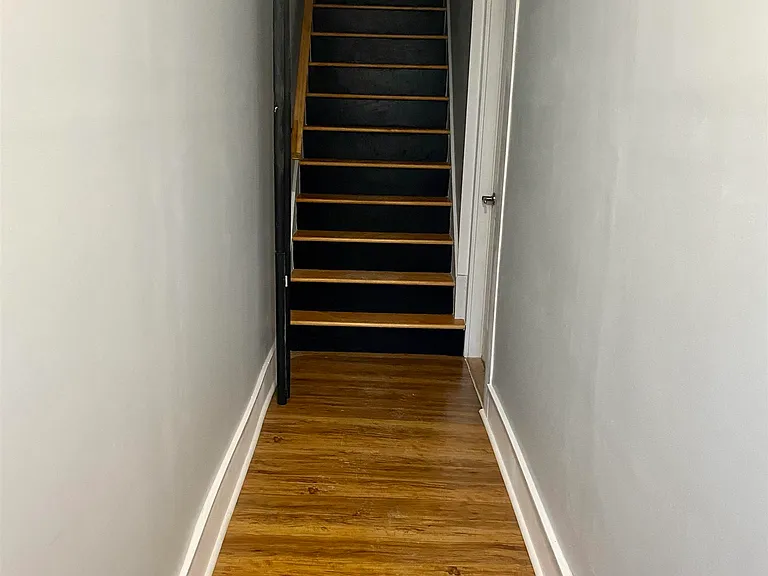 27 Elm St #B — Photo 9