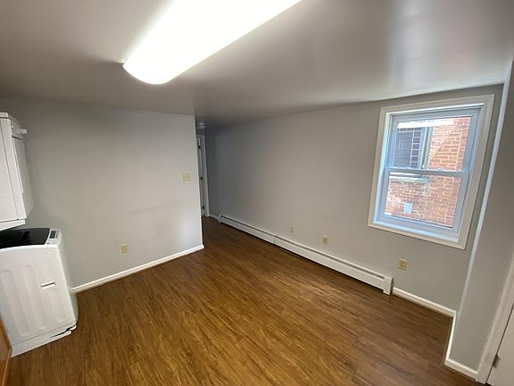 5th image of 239 E King St #2