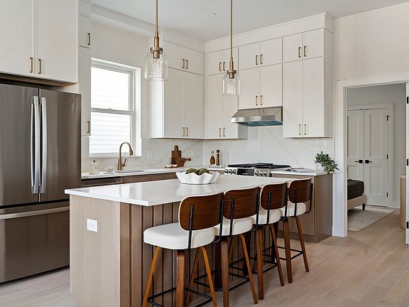 2nd image of 28A Swan Ave #Ph