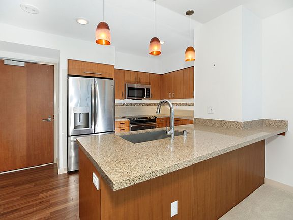 3rd image of 555 South St #3001