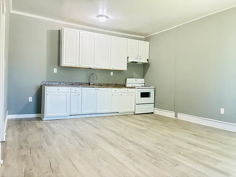 119 Broad St — Photo 3