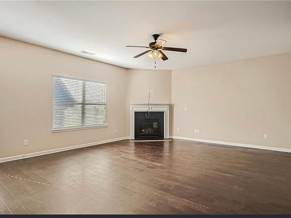 3rd image of 913 Parkside Place Ave