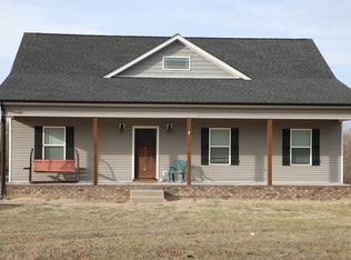 809 Hooper Rd, Charlotte, TN 37036