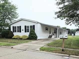 52 Periwinkle Dr, Olmsted Falls, OH 44138