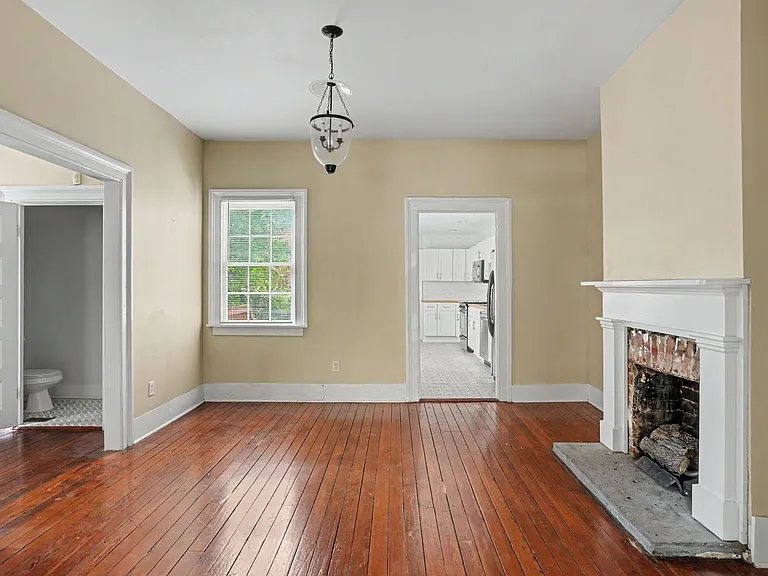 121 W Duffy St — Photo 10