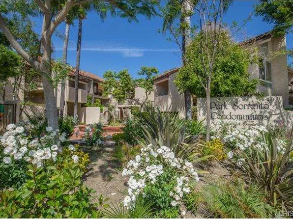 23401 Park Sorrento Unit 19, Calabasas, CA 91302