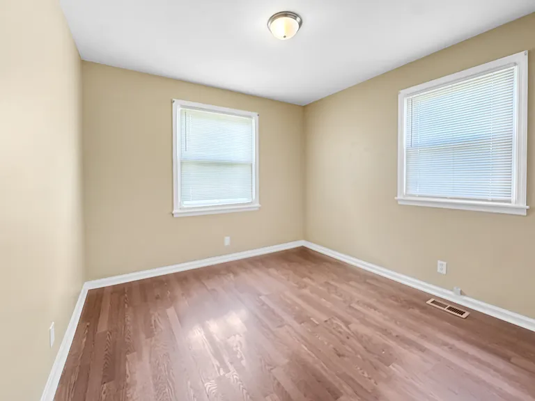 1727 Covert Ave — Photo 17