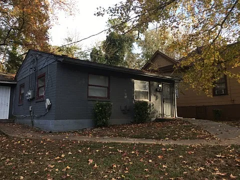 990 Lawton St SW — Photo 2