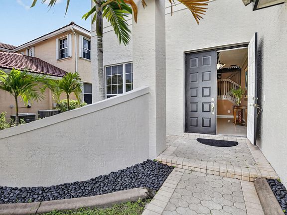 3rd image of 3535 SW 177th Avenue
