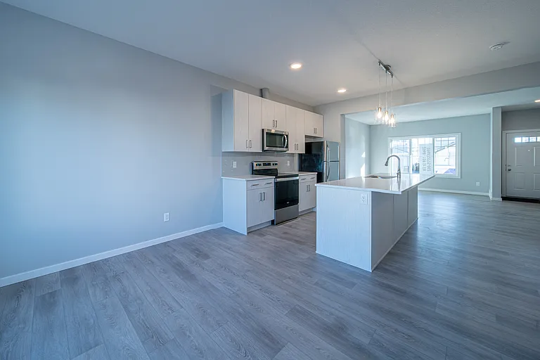 3 bed, 2.5 bath, 1570 sqft, $1,825 — Photo 2