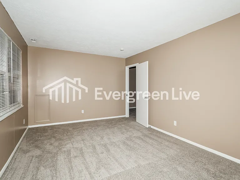 4635 N Sadlier Dr — Photo 8