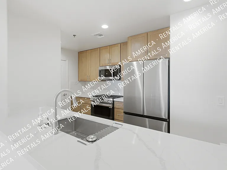 2302 N Central Ave #409 — Photo 8