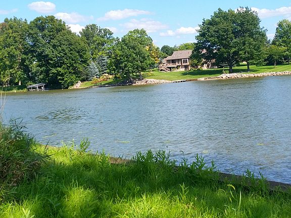 4th image of Lake Hill Dr