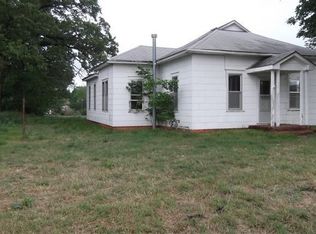 1742 N 4th St, Neodesha, KS 66757