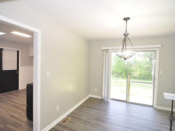 2nd image of 2816 Broadview Dr NW