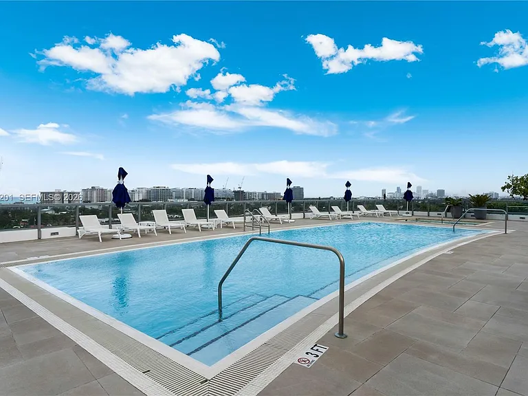 9261 E Bay Harbor Dr #607 — Photo 35