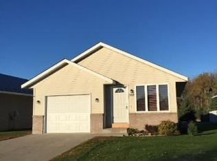 302 Lady Slipper Ave NE, New Prague, MN 56071