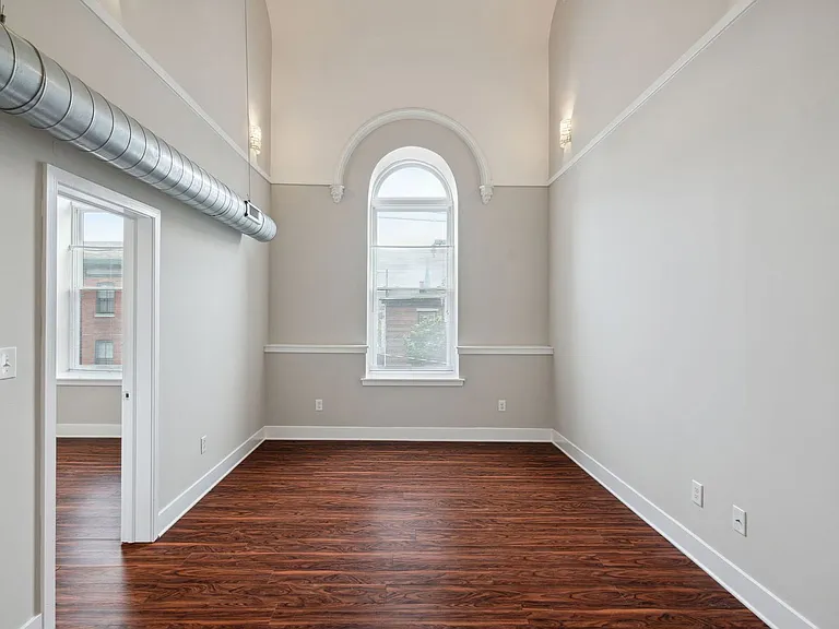2001 Spring Garden St #305 — Photo 9