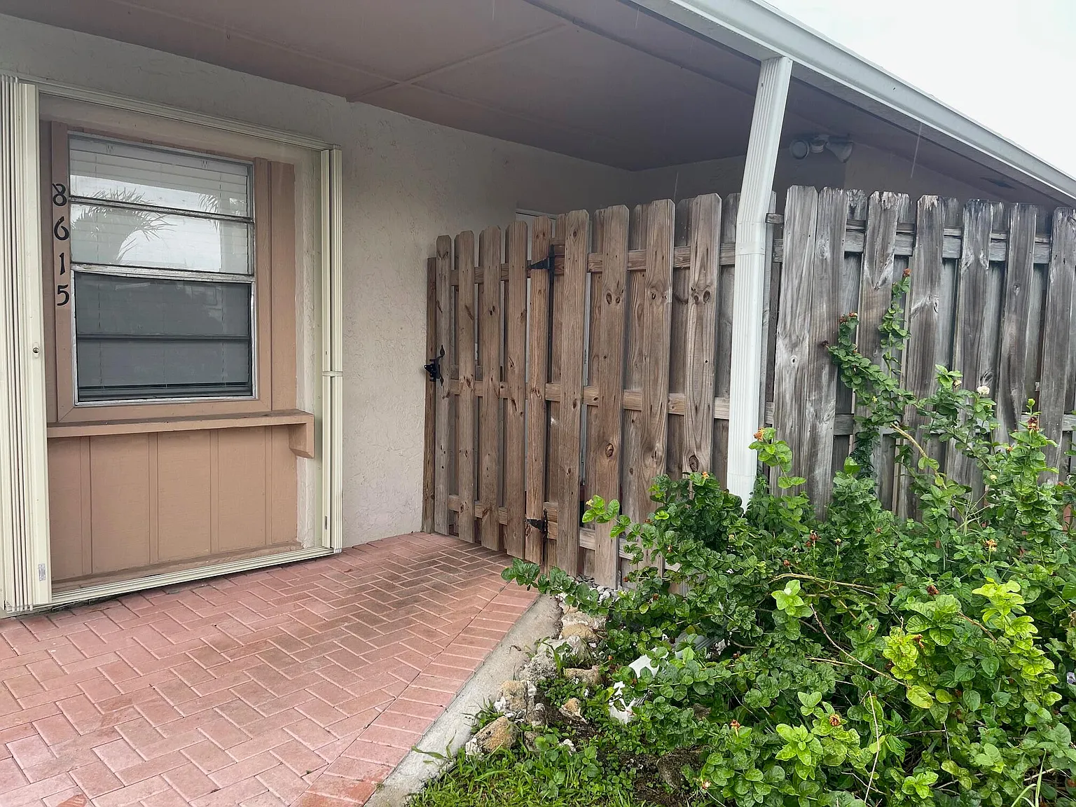 2 bed, 2.0 bath, 1158 sqft, $2,000 — Photo 2